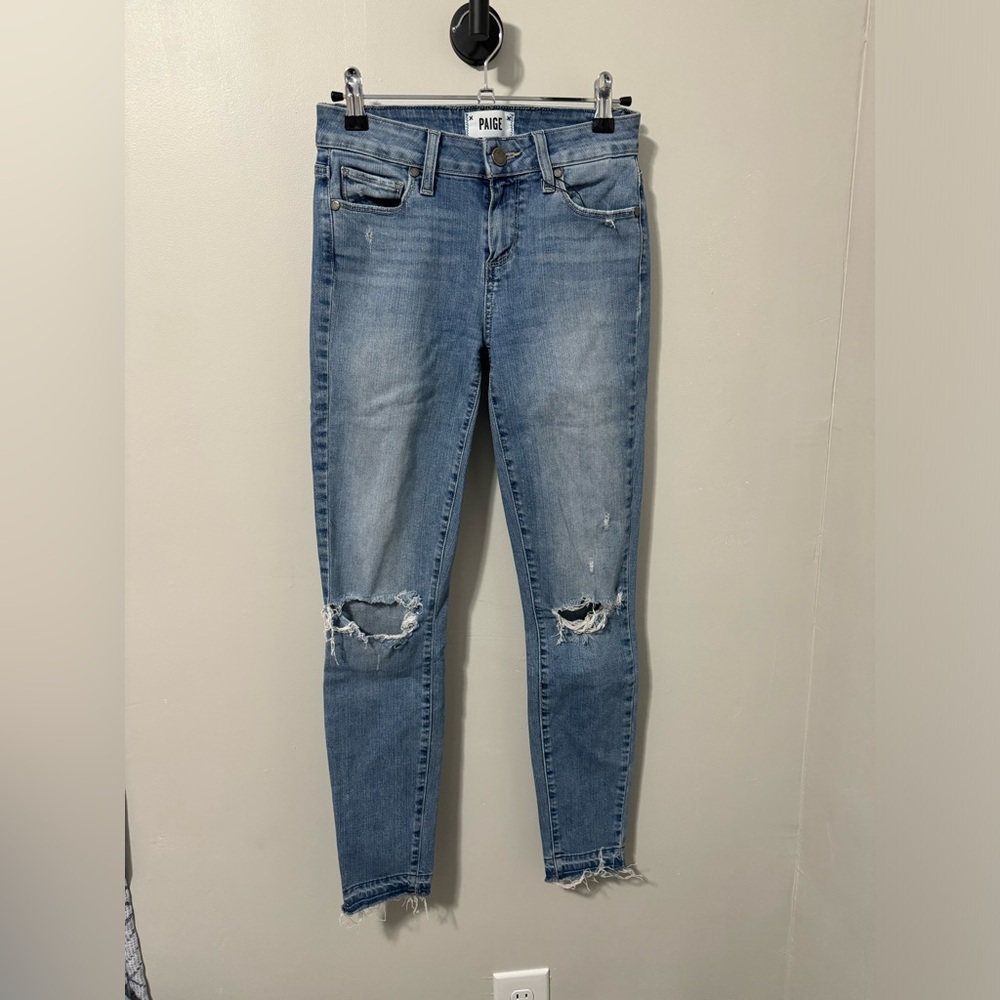 Paige Distressed Skinny Blue Jeans‎